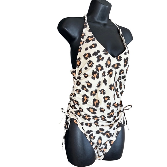 Kona Sol Leopard Print Tortoise Ring Racer Back One Piece Swimsuit Size Medium - Picture 5 of 16